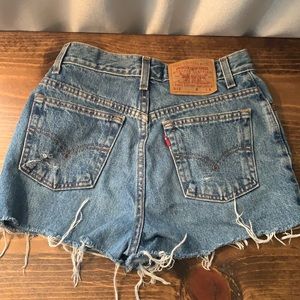 Vintage Levi shorts 512